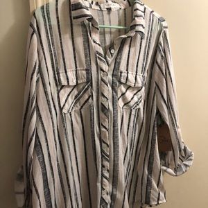 Women’s button down top. Grey and pink stripe. Eden & Olivia. XXL.